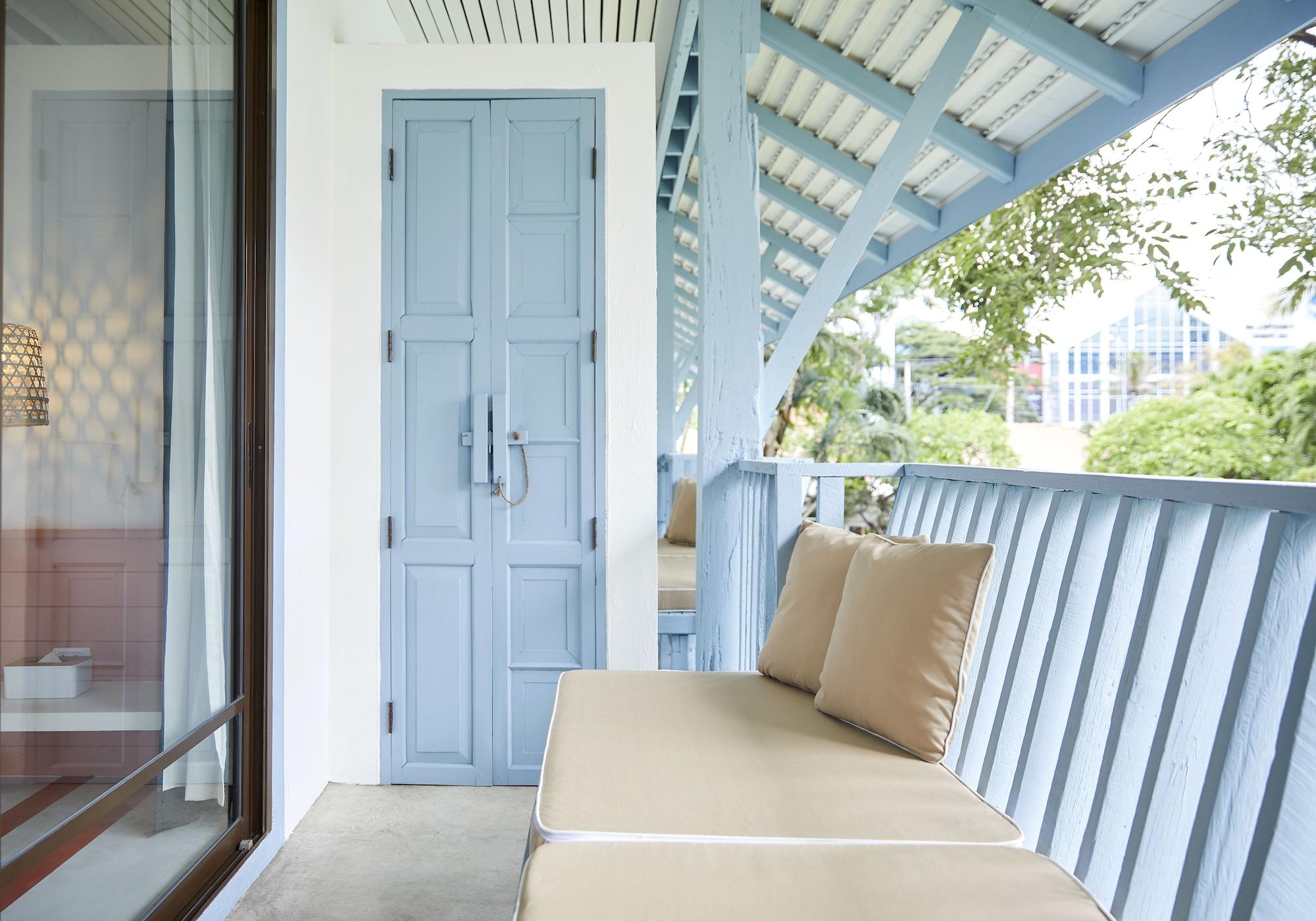 The Peri Hotel Hua Hin Bagian luar foto