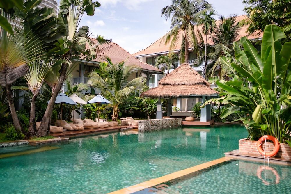 The Peri Hotel Hua Hin Bagian luar foto